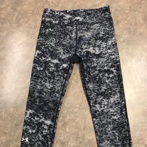 Women’s Under Armour compression leggings